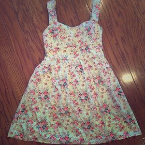 Size 5 open back sundress